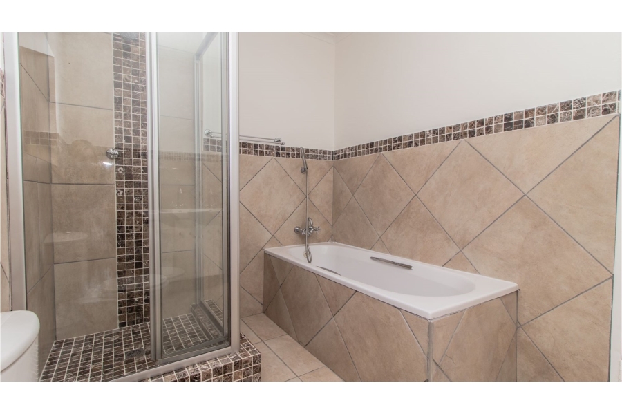 7 Bedroom Property for Sale in Loevenstein Western Cape